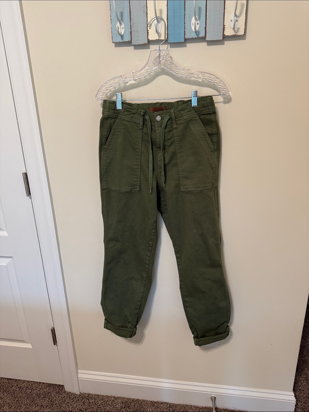 Judy Blue Women’s Olive Green Full-Size Waist Pocket Drawstring Jeans / Size 27